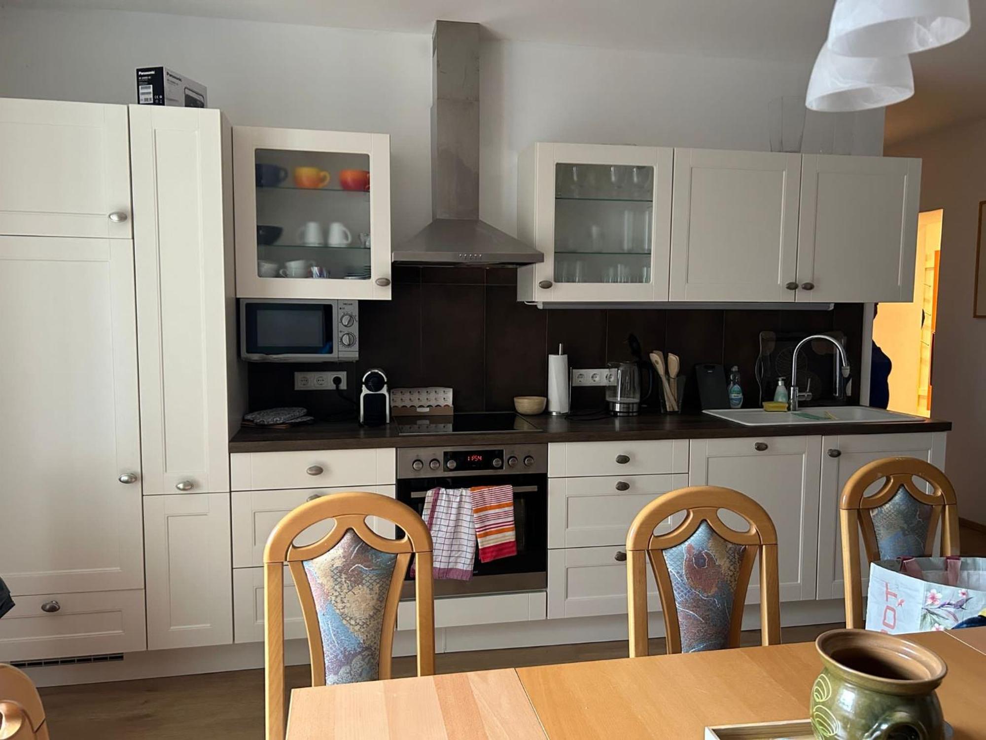 Apartment Center No 1 *